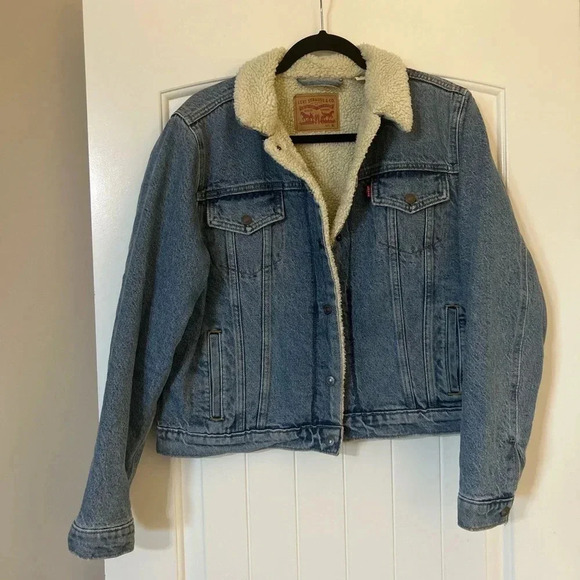 Levi's Jackets & Blazers - Levi’s Jacket - Sherpa Collar